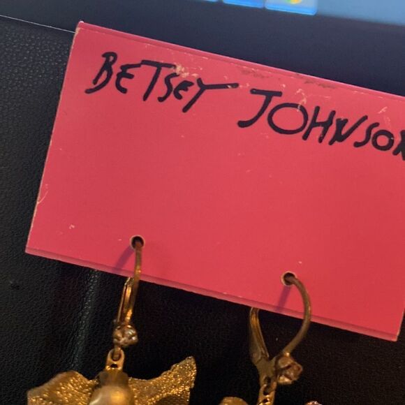 Betsey Johnson Dangling Pearl Bow Earrings New - Picture 3 of 6